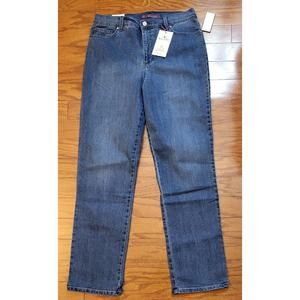 NWT Gloria Vanderbilt Amanda Jeans Med Wash Size 12 Slimming Denim